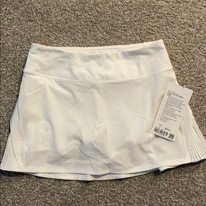 BRAND NEW lululemon skirt